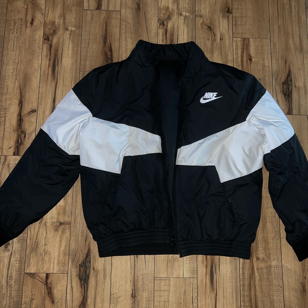 Nike bomber jacket - Picture 2 of 9